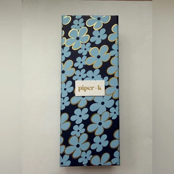 Piper K Paris Themed Bag Charm / Keychain in Gold & Pink - Picture 9 of 14